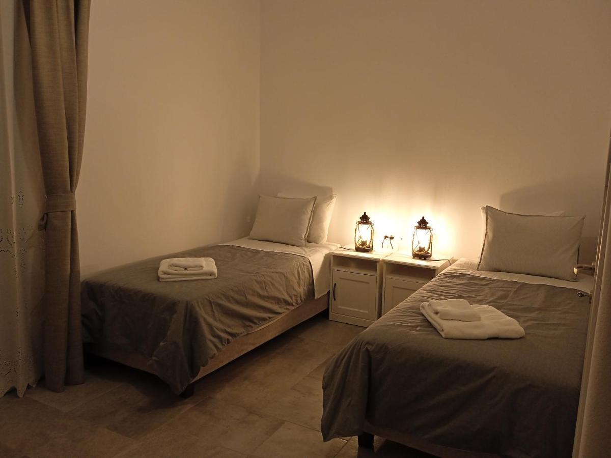 Stilvi Milos Plaka  外观 照片